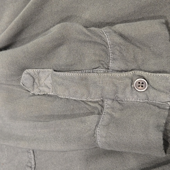 RVCA WOMEN'S SOLSTICE BUTTON - UP COVERUP. GREY. SIZE SMALL. - Picture 11 of 14